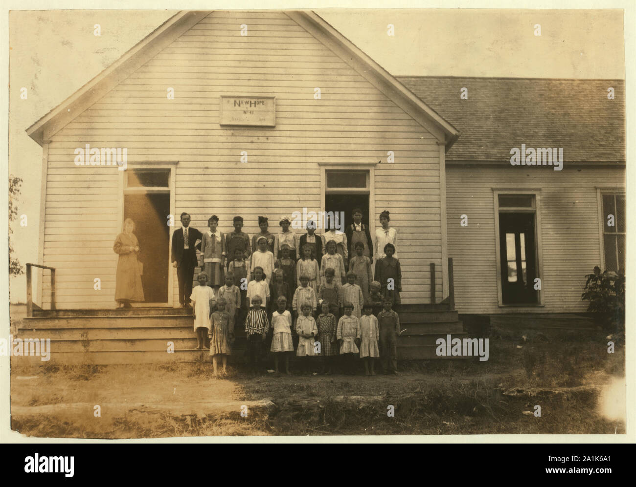 Neue Hoffnung Schule #41. 4 km nordwestlich von Shawnee. 31 präsentieren. Geöffnet Oktober 2nd--8 Monate Laufzeit. Auftraggeber, Herr J.H. Harrison, Postfach Route 6, Shawnee, sagt es müsste zweimal zu sein, dass die Anzahl vorhanden und werden nach Baumwolle pflücken vorbei ist. Lewis W. Hine. Siehe W.H. Swift-Bericht. Stockfoto