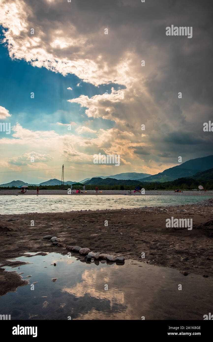 Sturm über Tagliamento in Friuli Venezia-Giulia Region, Italien Stockfoto