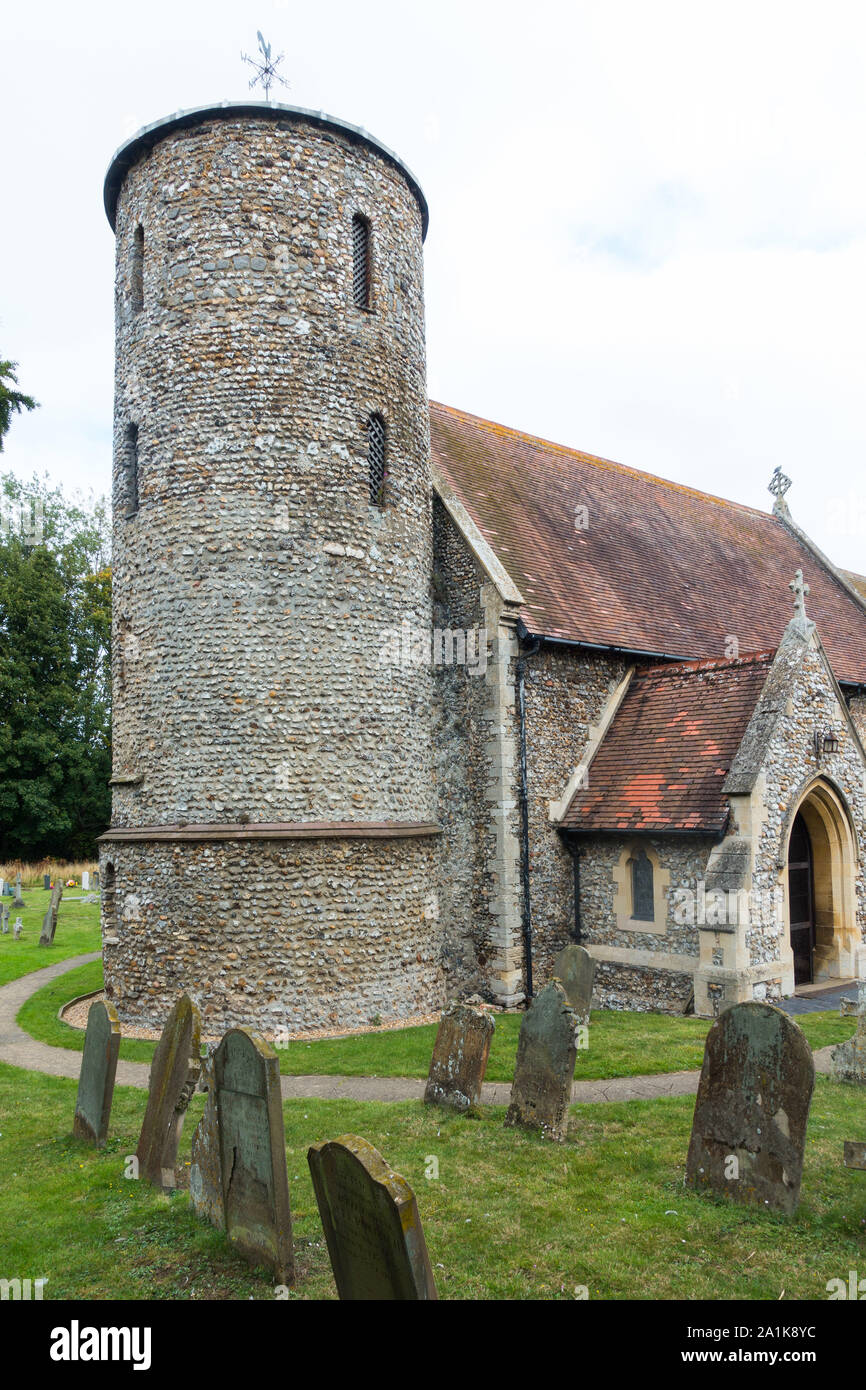 Die runde der Sächsischen Turm von St. Mary's Church, Burnham Deepdale in Norfolk, Großbritannien Stockfoto