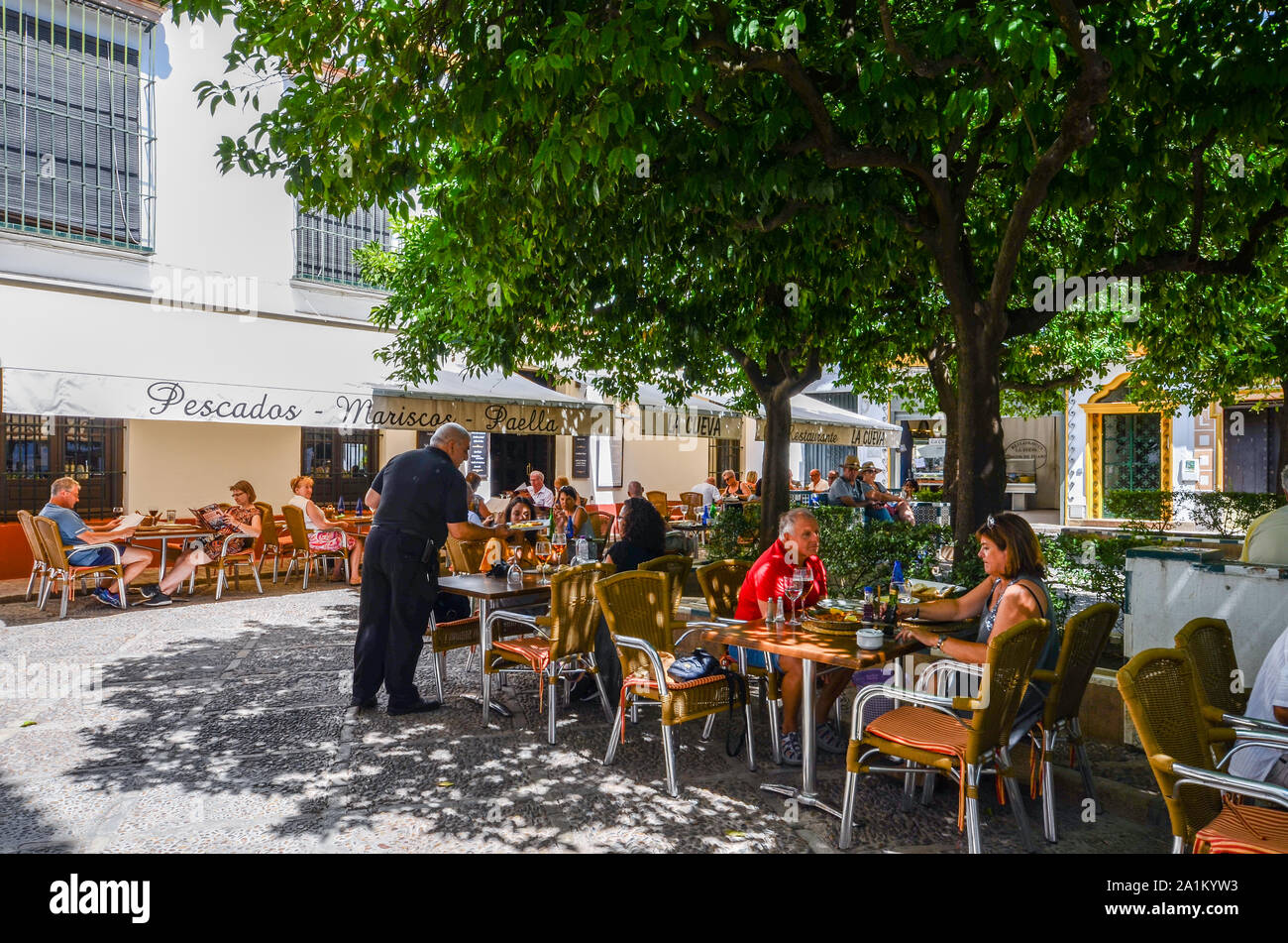 Dona elvira platz Fotos und Bildmaterial in hoher Auflösung Alamy
