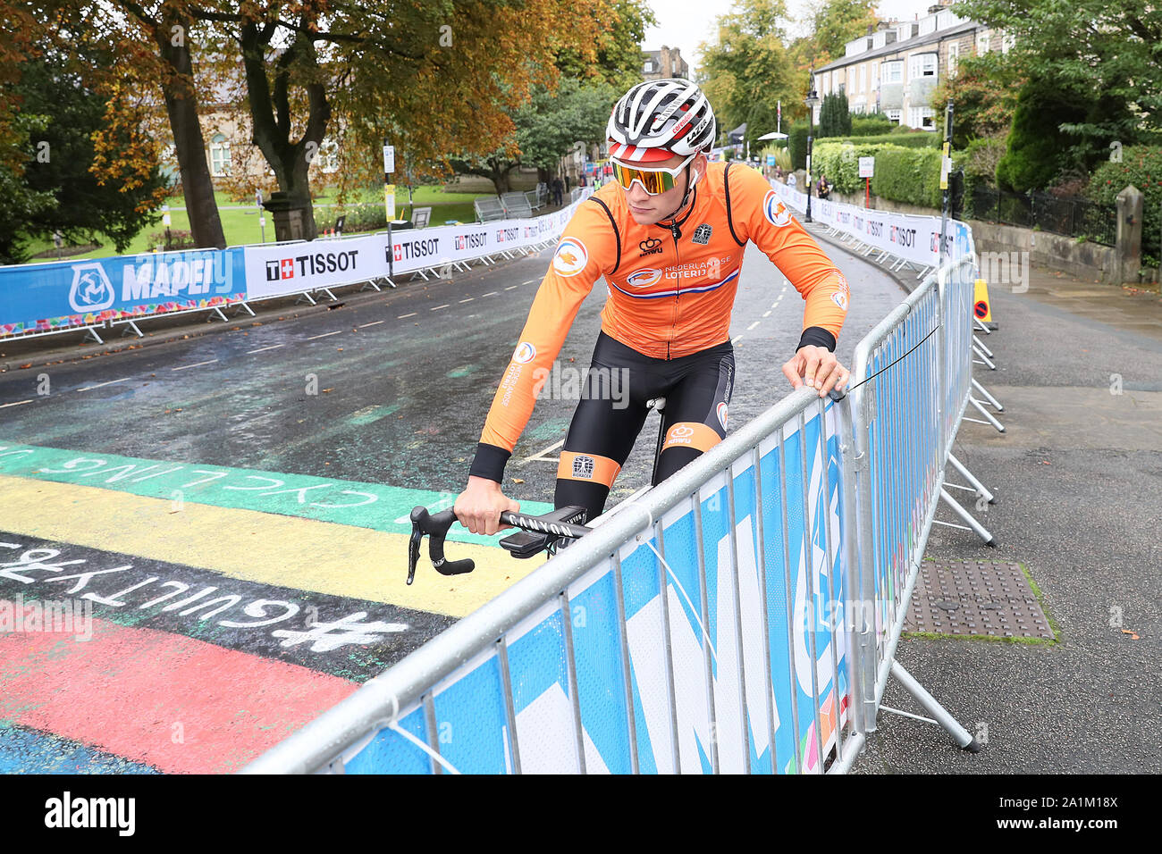 Harrogate, Großbritannien. 27 Sep, 2019. HARROGATE, 27-09-2019, Radfahren, WK WIELRENNEN, Weltmeisterschaften, Mathieu van der Poel Mathieu van de Poel beschäftigt sich mit der Erforschung der Credit: Pro Schüsse/Alamy leben Nachrichten Stockfoto