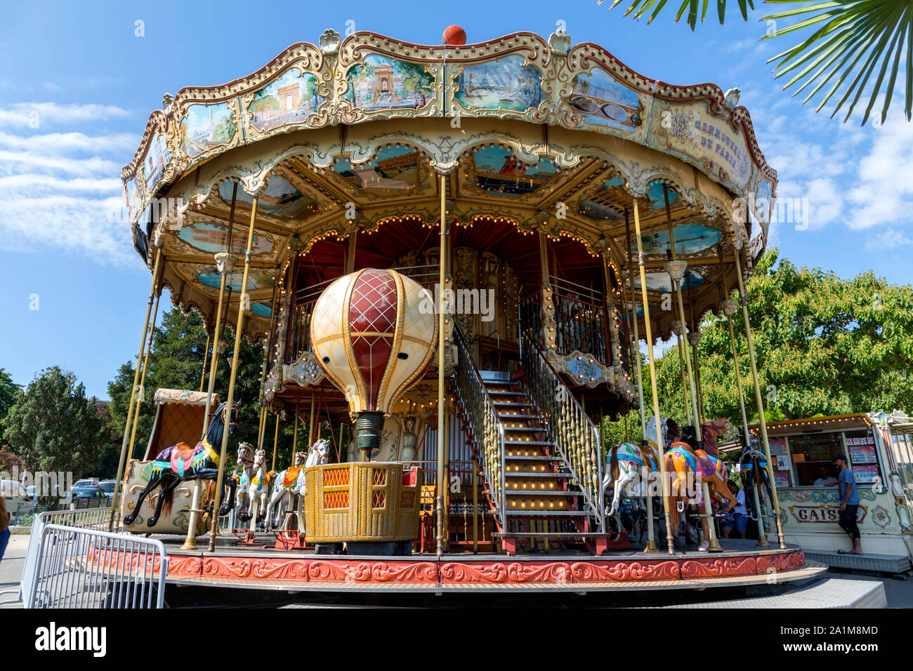 Merry-go-round oder Manege in Französisch, in der Nähe von Trocadero, Paris, Frankreich. Stockfoto
