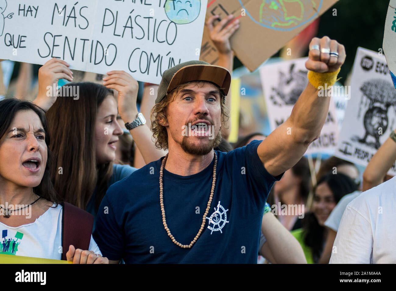 Madrid, Spanien. 27 September, 2019. Spanische Musiker Macaco zur Unterstützung einer globalen Klima Streik Demonstration am Ende des globalen Klimawandels Woche. Credit: Marcos del Mazo/Alamy leben Nachrichten Stockfoto