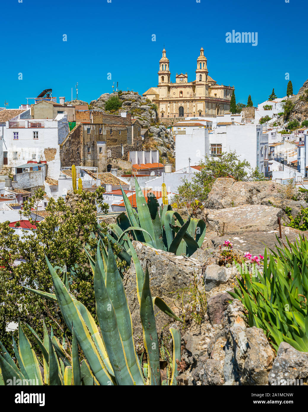 Malerische Anblick in der schönen Olvera, Provinz Cadiz, Andalusien, Spanien. Stockfoto