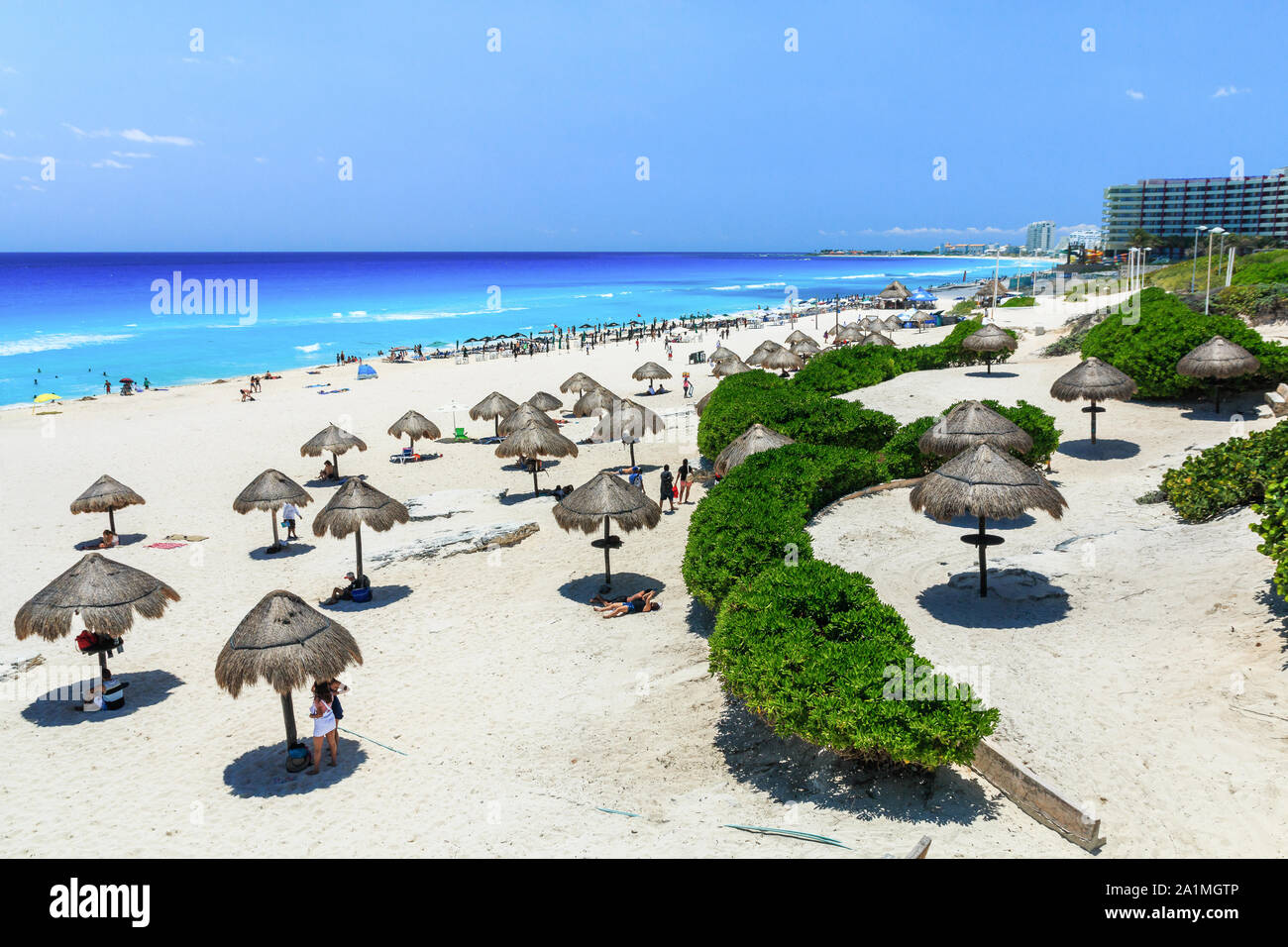 Cancun, Mexiko. Playa Delfines in Cancun, Zona Hoteliera. Karibische Küste, Yucatan, Mexiko. Stockfoto
