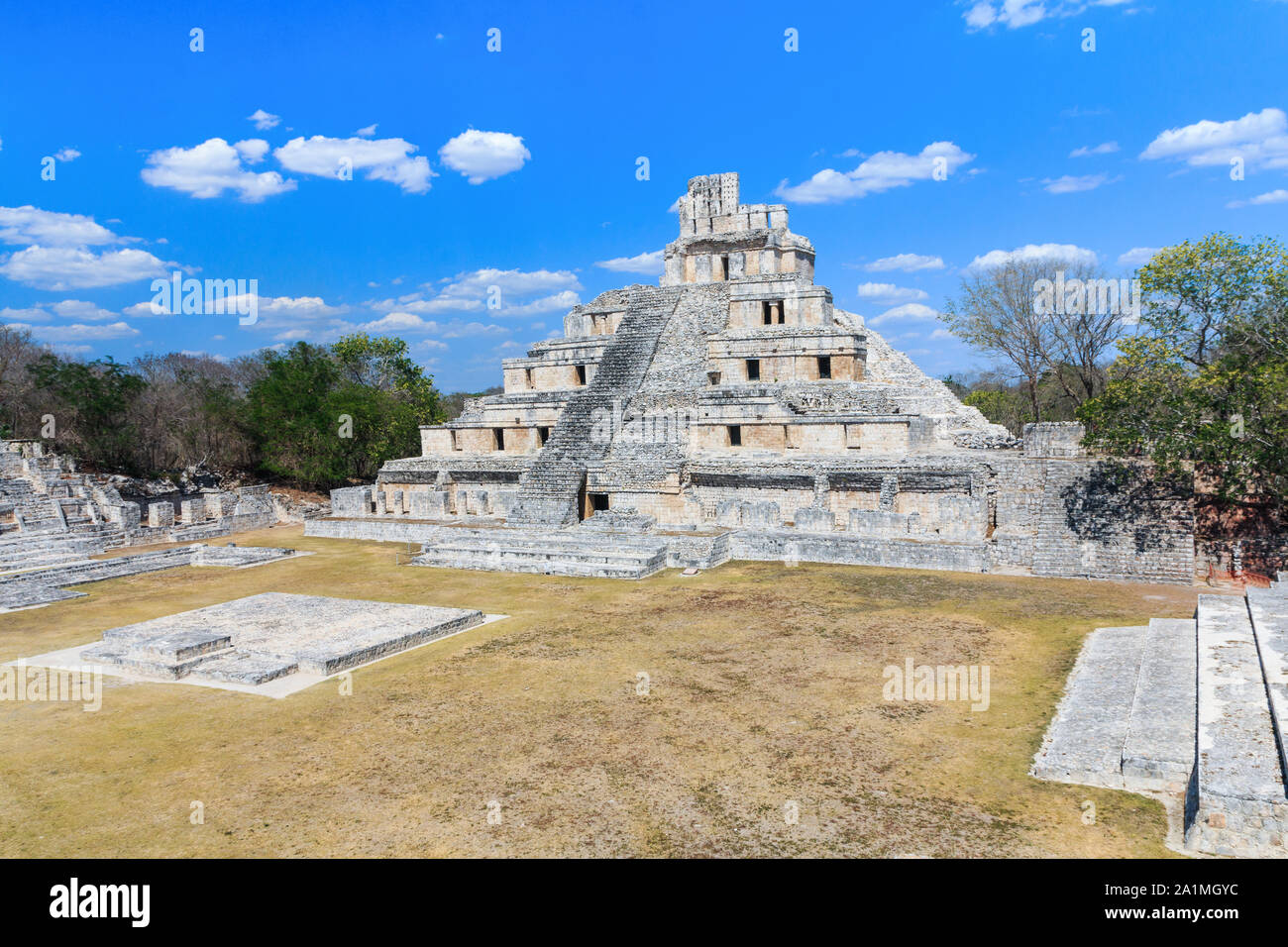 Campeche, Mexiko. Edzna Maya-stadt. Die große Plaza (Gran Acropolis) von Edzna. Stockfoto