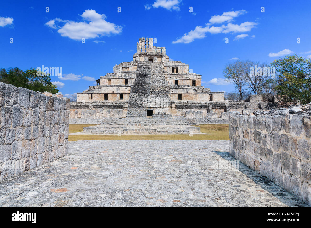 Campeche, Mexiko. Edzna Maya-stadt. Die Pyramide der fünf Etagen. Stockfoto