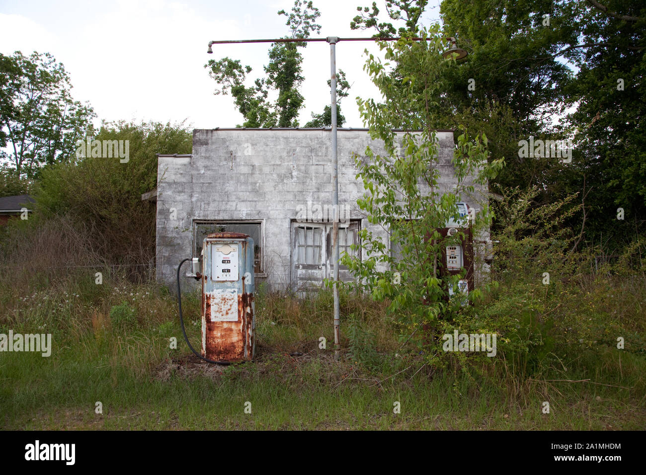 Alte Tankstelle in Monroe County, Alabama Stockfoto