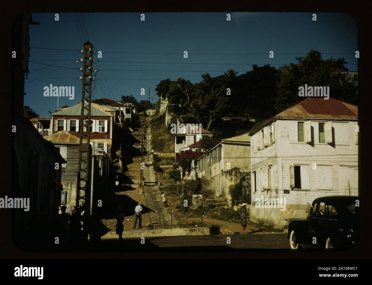 Eines der steilen Straßen auf der Hänge, Charlotte Amalie, St. Thomas, Jungferninseln Stockfoto