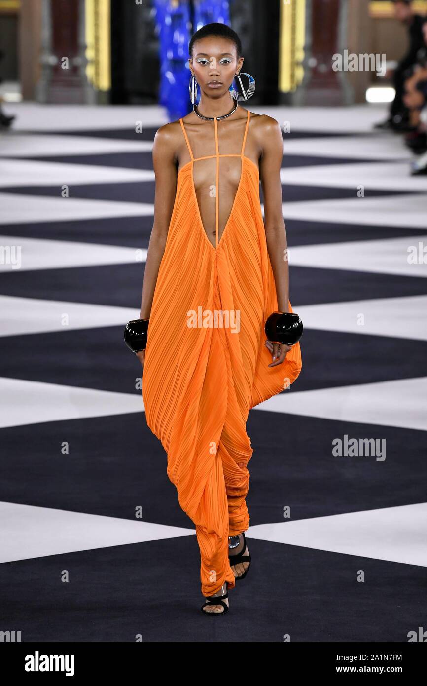 Paris, Frankreich. 27 Sep, 2019. BALMAIN SS 20 Start- und Landebahn bei der Paris Fashion Week - Paris, Frankreich 27/09/2019 | Verwendung der weltweiten Kredit: dpa/Alamy leben Nachrichten Stockfoto