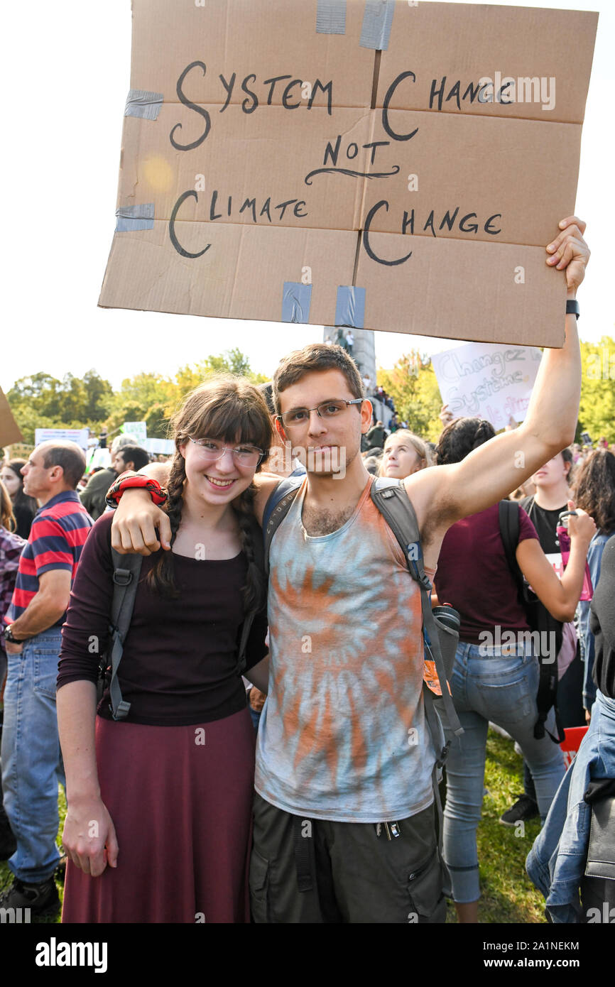In Montreal, Kanada, eine halbe Million Menschen kamen, um das globale Klima Streik am 27. September 2019. Sie forderten mehr konkrete Maßnahmen von Behörden, die globale Erwärmung und den Klimawandel zu begegnen. Stockfoto