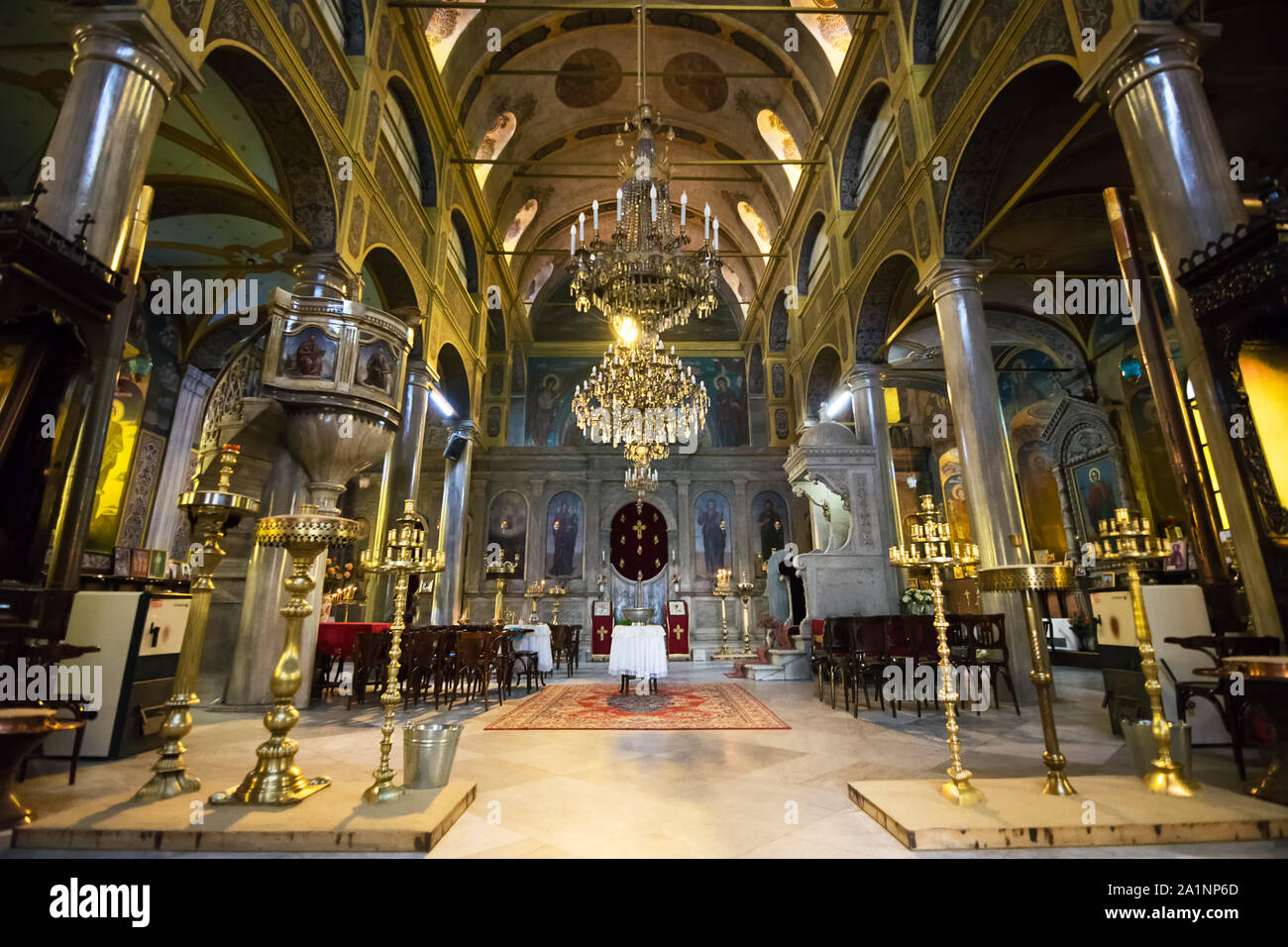 Burgas, Bulgarien - 22. Juni 2019: Im Inneren der Kirche St. Bogoroditza in Burgas, Bulgarien Stockfoto