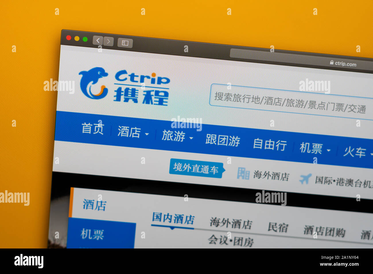 Ctrip Startseite. In der Nähe von Ctrip Logo. Kann als illustrative für Nachrichtenmedien oder Geschäft verwendet werden Stockfoto