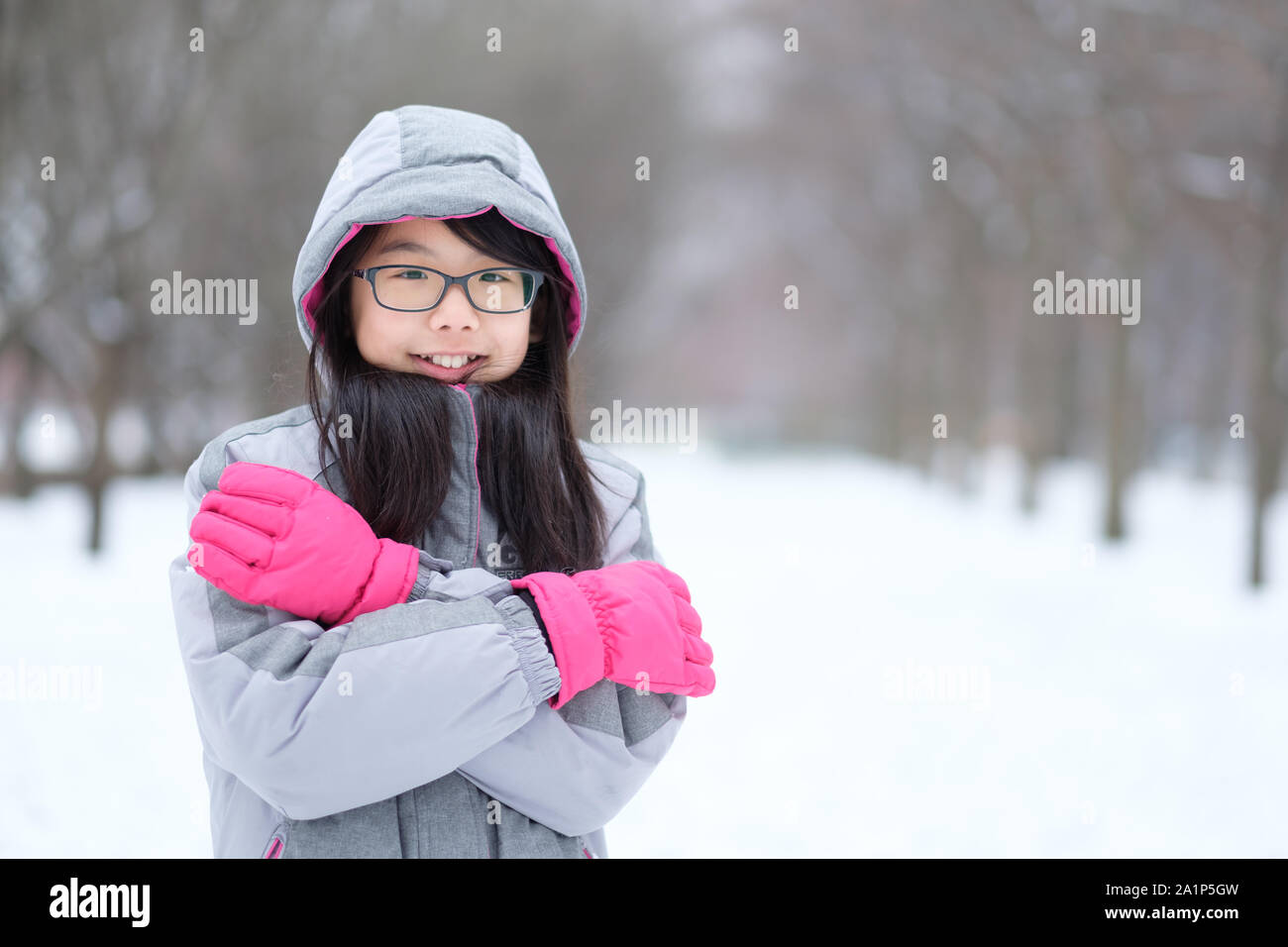 Portrait von Asiatischen jugendlich im Winter Stockfoto