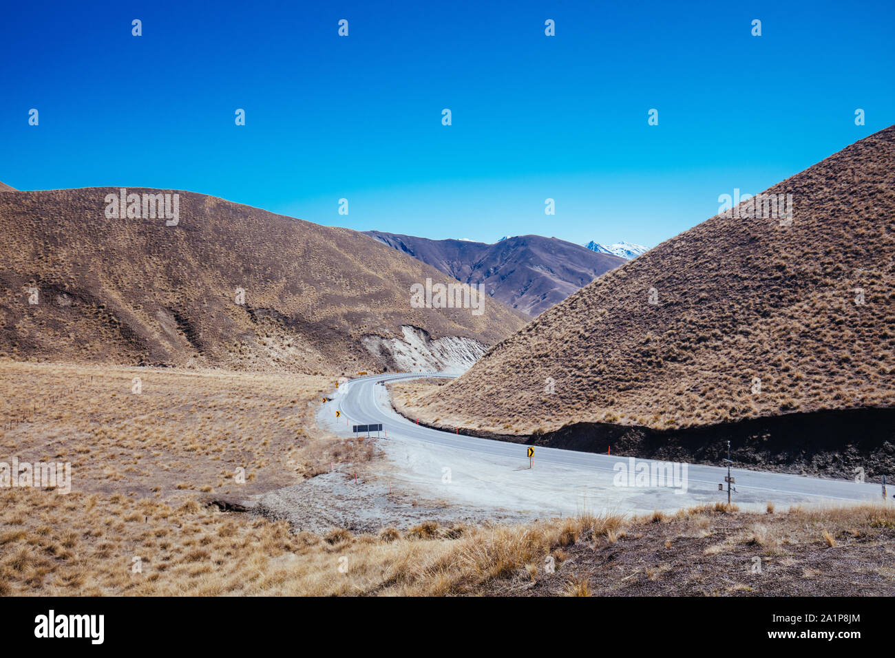 Lindis Pass an einem sonnigen Tag in Neuseeland Stockfoto