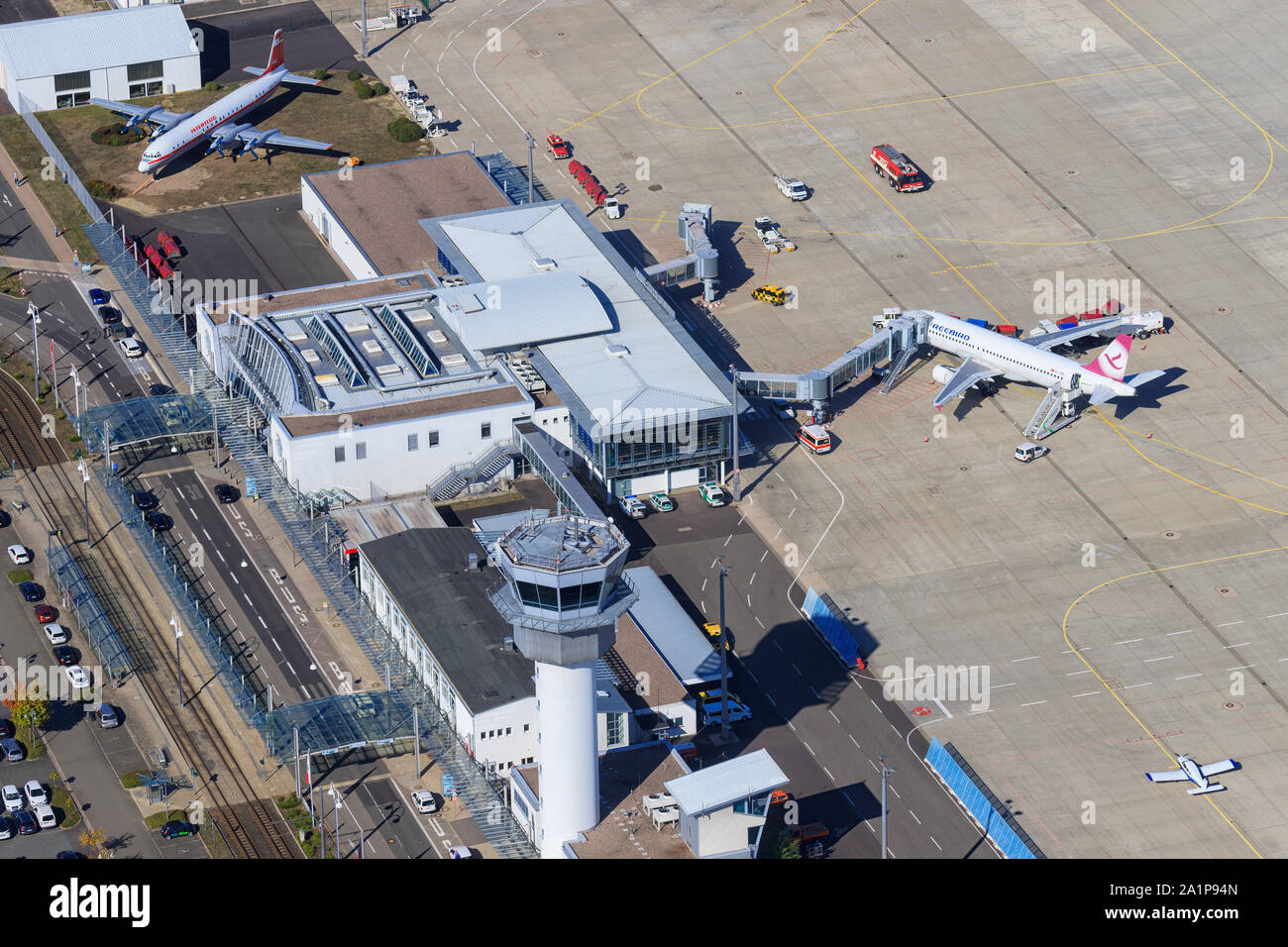 Iljuschin IL18 V am Flughafen Erfurt Stockfotografie Alamy