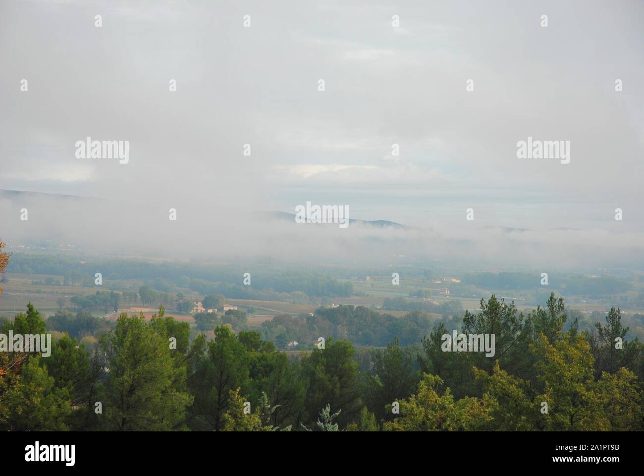 Den Berg Sainte Victoire von Trets in der Provence gesehen Stockfoto