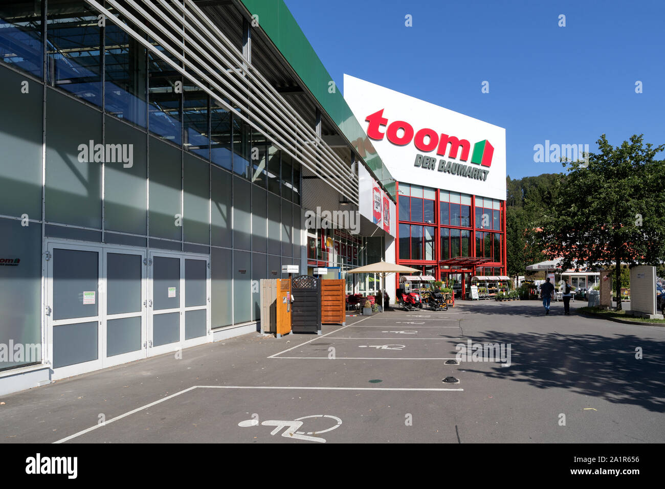 Toom Baumarkt in Gummersbach, Deutschland. Toom ist eines der größten  deutschen DIY-Händler und ein Teil der REWE Group Stockfotografie - Alamy