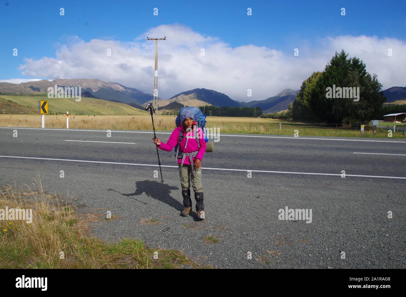 Thai weibliche Backpacker. Te Araroa Trail. South Island. Neuseeland Stockfoto