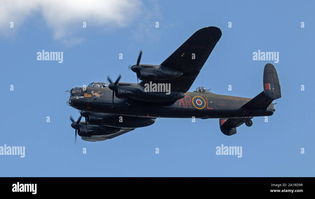 Die Schlacht um England Memorial Flight Avro Lancaster PA 474 im Flug Stockfoto