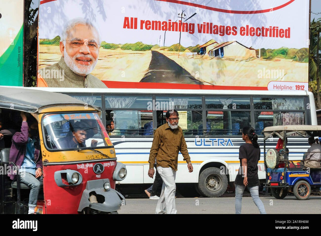 Indische Ministerpräsident Narendra Modi auf einem Plakat in der Stadt Heringen, Assam, Indien, Asien Stockfoto