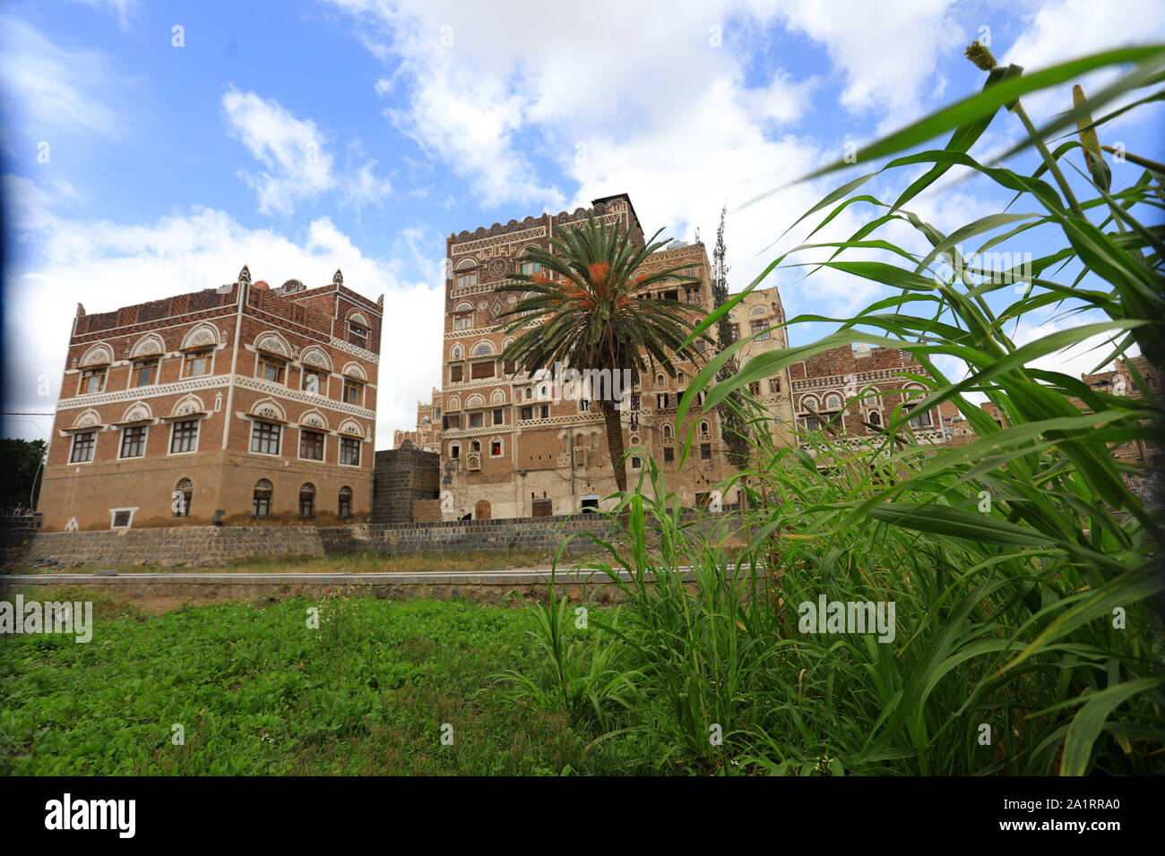 Ein Blick auf die alten Gebäude Stadt der jemenitischen Hauptstadt Sanaa am 28. September 2019. Stockfoto