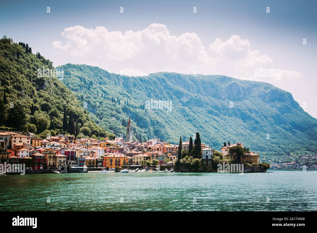 Gefilterte Bild von Varenna Stadt von Como See, Italien gesehen Stockfoto