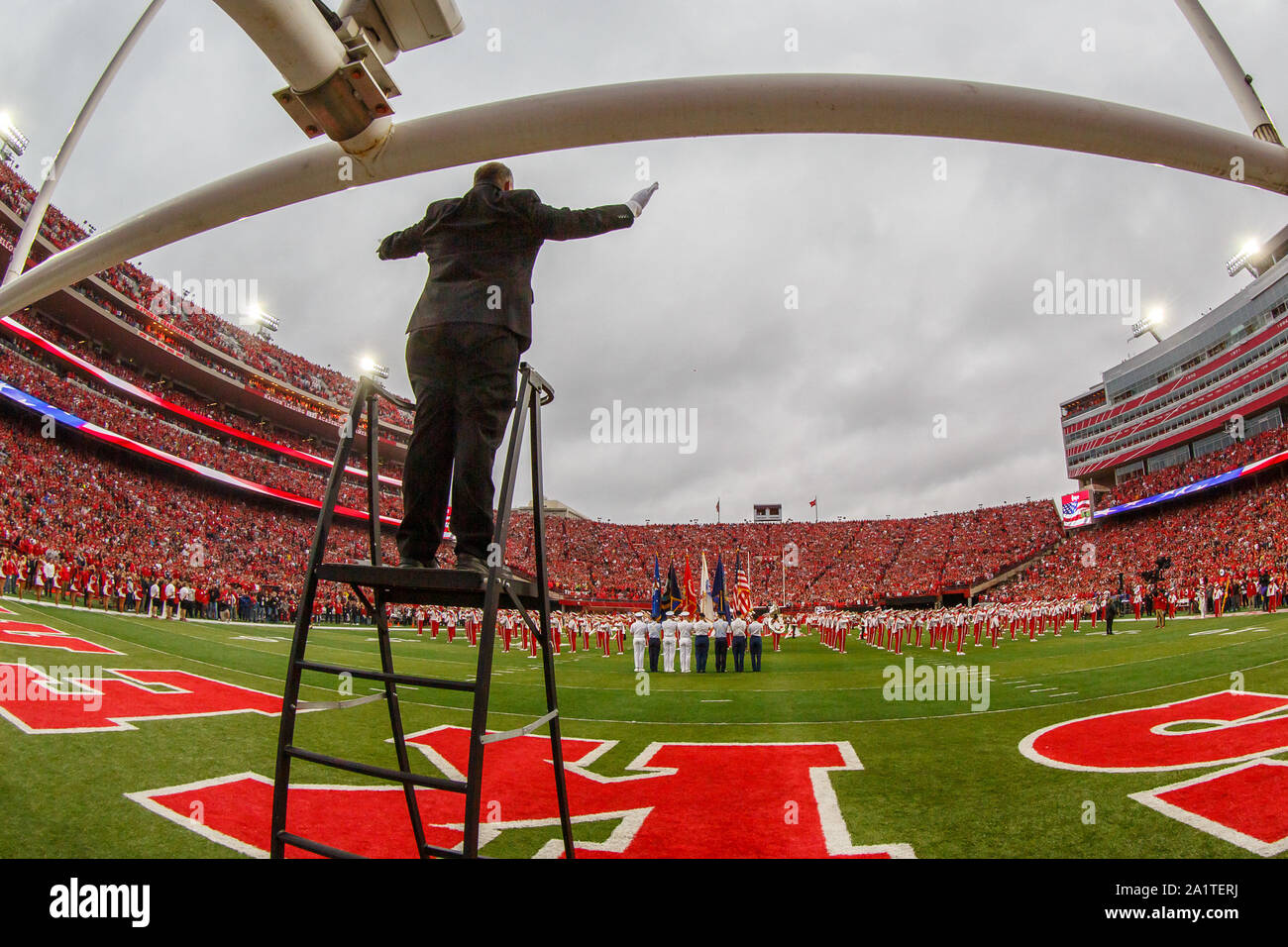 Lincoln, NE. Usa 28 Sep, 2019. Nebraska Cornhuskers band Preforms, bevor ein NCAA Division 1 Football Game zwischen Ohio State Buckeyes und den Nebraska Cornhuskers bei Memorial Stadium in Lincoln, NE. Teilnahme: 89,759. Ohio Zustand gewann 48-7. Michael Spomer/Cal Sport Media/Alamy leben Nachrichten Stockfoto