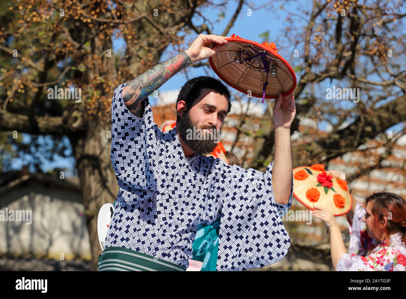 Montevideo, Uruguay. 28 Sep, 2019. Eine Gruppe von traditionellen japanischen Tänzer während des Japan Fest 2019 in Montevideo gesehen. Jedes Jahr, der Japanischen Botschaft in Uruguay organisiert die Japan Festival mit der Idee, die japanische Kultur in Uruguay bekannt, die Japan Festival zeigt, Martial Arts, Gastronomie, Tanz, Musik und Blumenzucht dem Volk Uruguays. Credit: SOPA Images Limited/Alamy leben Nachrichten Stockfoto