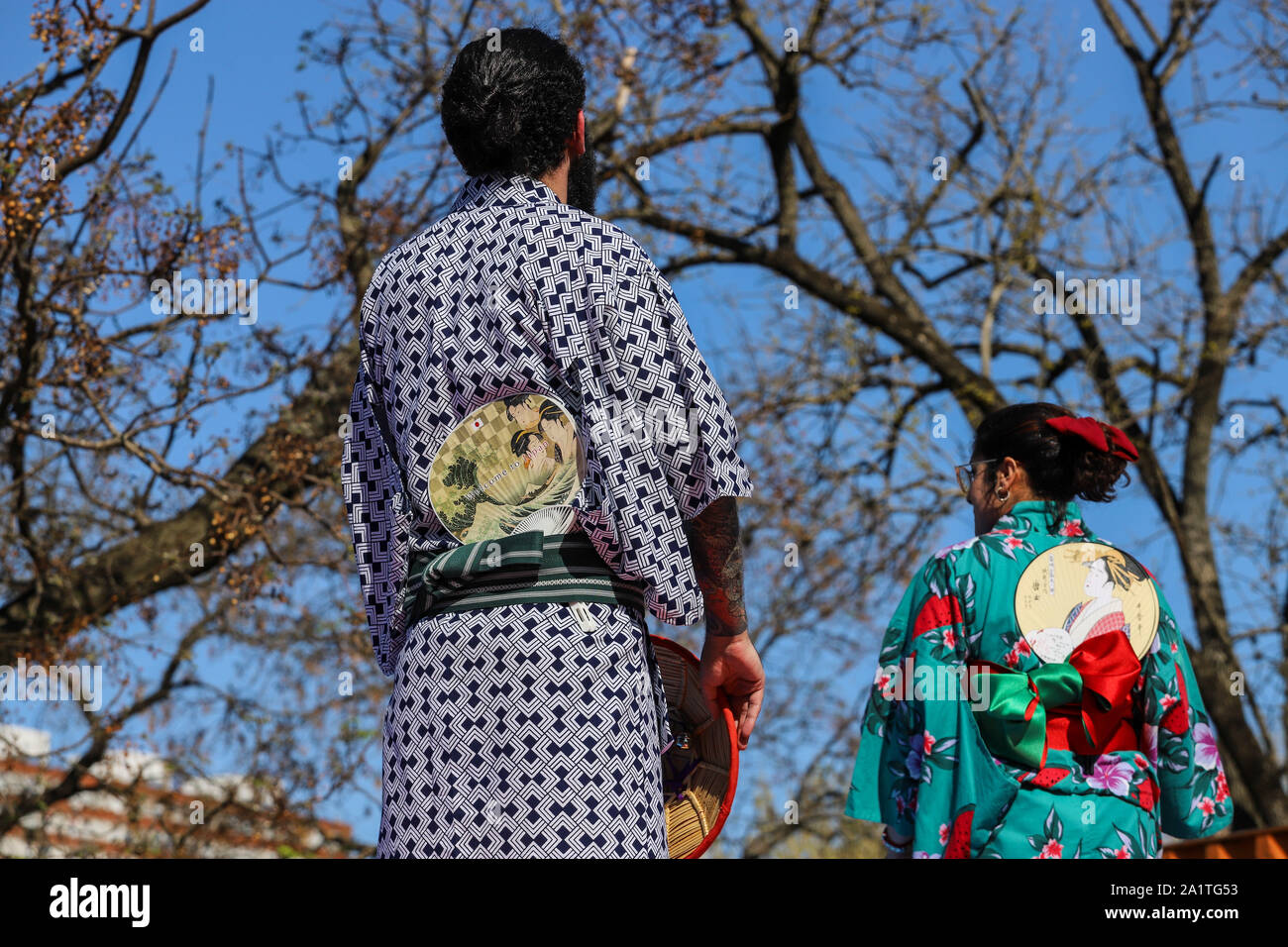 Montevideo, Uruguay. 28 Sep, 2019. Eine Gruppe von traditionellen japanischen Tänzer während des Japan Fest 2019 in Montevideo gesehen. Jedes Jahr, der Japanischen Botschaft in Uruguay organisiert die Japan Festival mit der Idee, die japanische Kultur in Uruguay bekannt, die Japan Festival zeigt, Martial Arts, Gastronomie, Tanz, Musik und Blumenzucht dem Volk Uruguays. Credit: SOPA Images Limited/Alamy leben Nachrichten Stockfoto