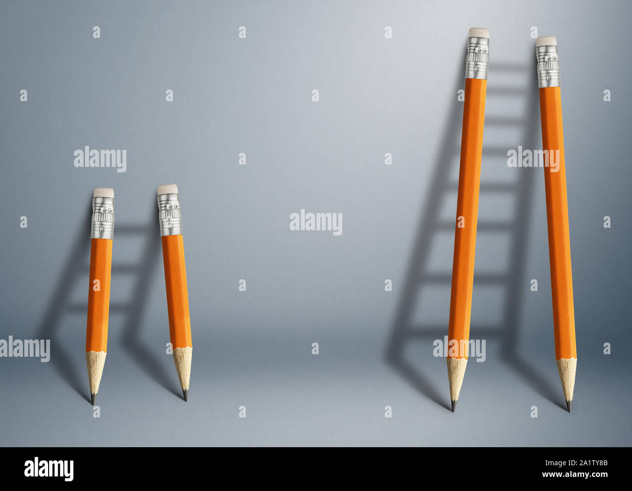 Erfolgreiche Anstrengung und Herausforderung in Geschäftskonzept, Bleistift Treppen mit kopieren. Stockfoto