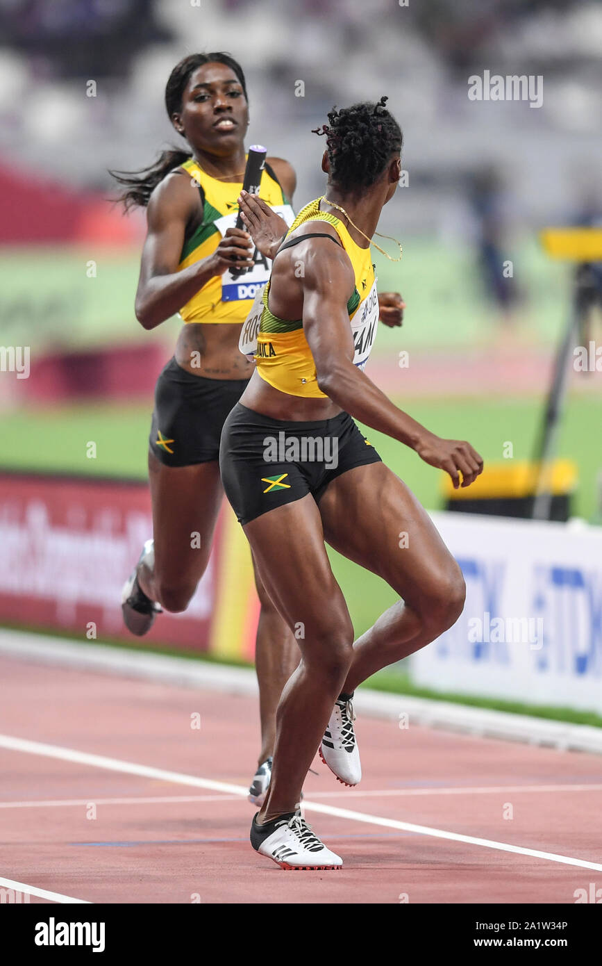 4x400 Meter Relay Mixed: Roneisha McGregor und Janieve Russell (Jamaika). IAAF Leichtathletik-Weltmeisterschaften, Doha 2019 Stockfoto