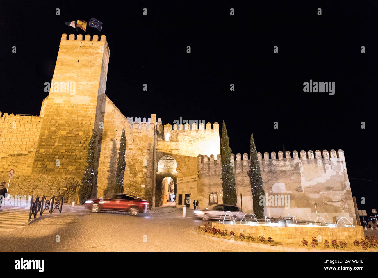 Carmona, Spanien. Die Puerta de Sevilla (Sevilla Tor), einem der monumentalen Eingang der ummauerten Stadt Carmona in Andalusien Stockfoto