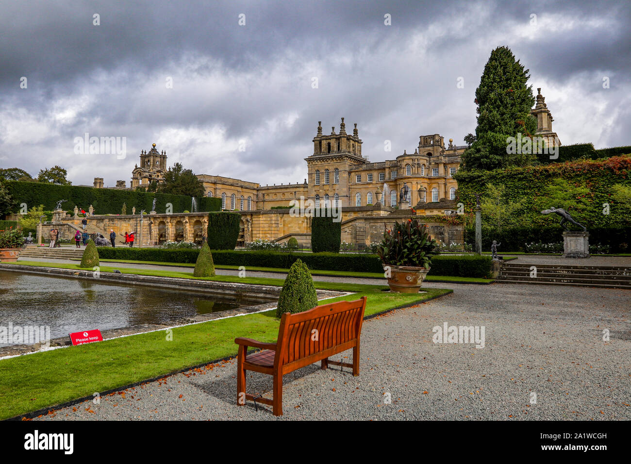 Anzeigen von Blenheim Palace. Die britische Herrenhaus, in dem sich der Diebstahl von Maurizio Cattelan der Weltberühmten 18 carot Golden wc Kunstausstellung statt. Stockfoto