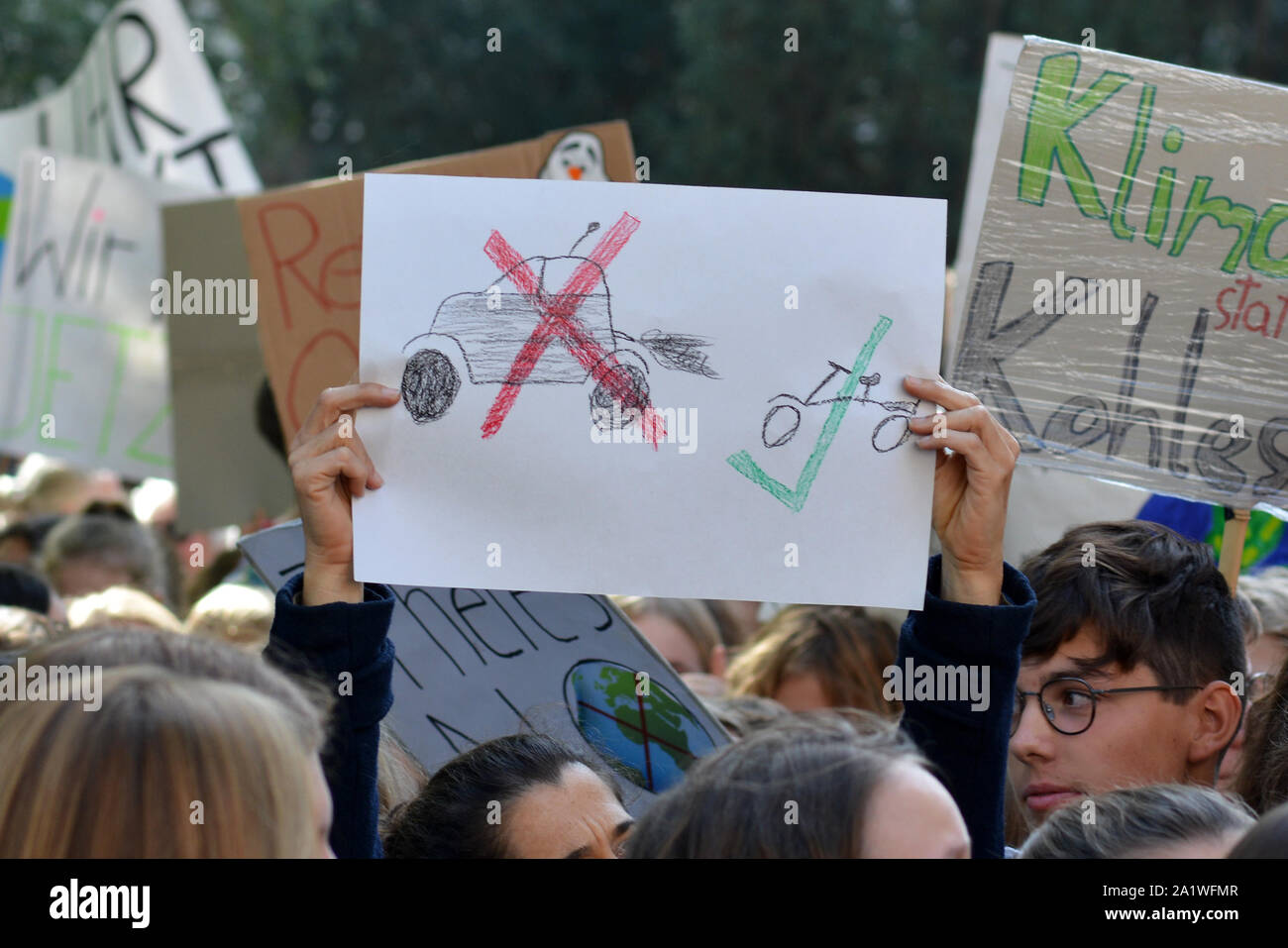 Deutschland durchgestrichen -Fotos und -Bildmaterial in hoher Auflösung ...