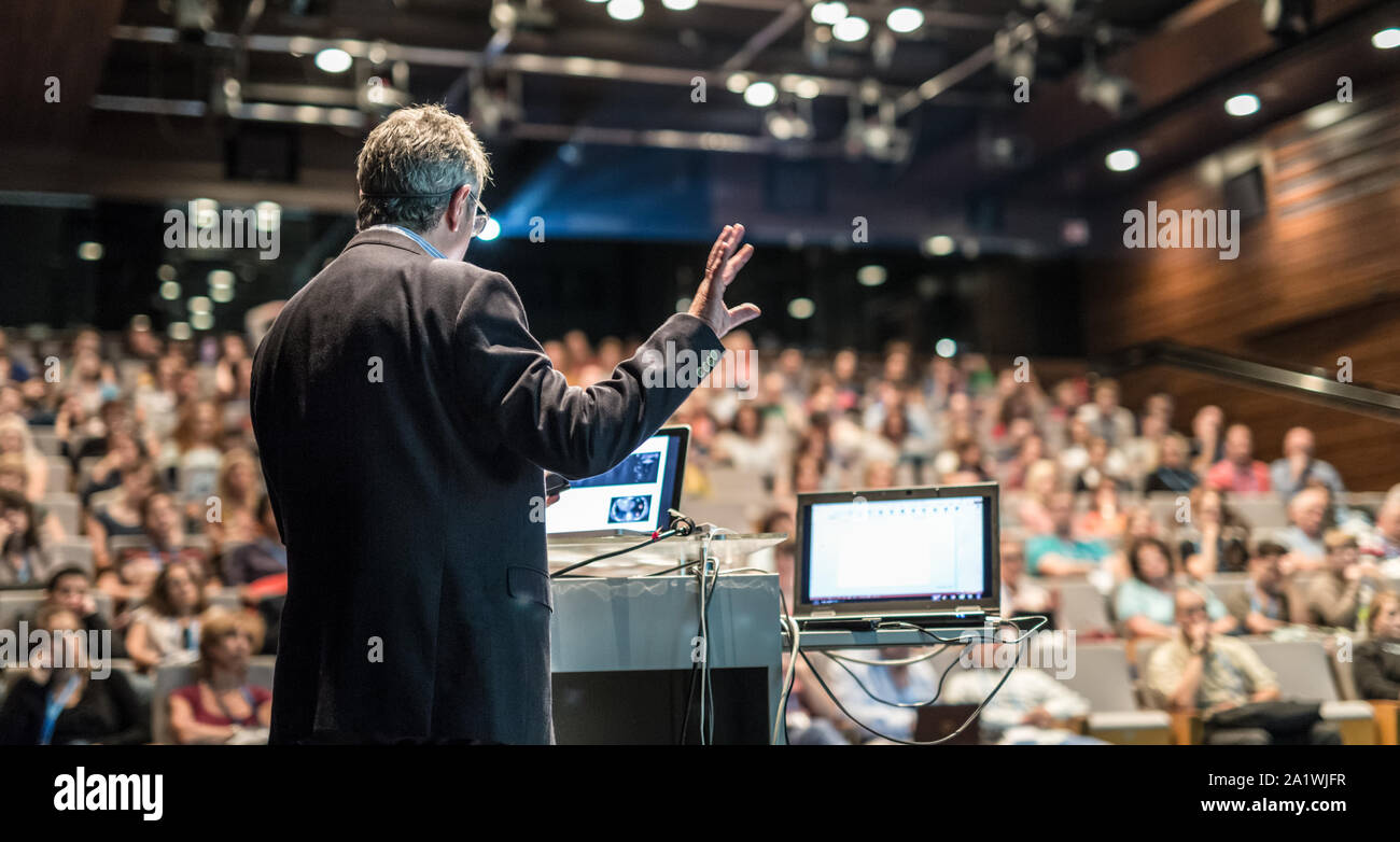 Öffentlicher Redner, Vortrag auf der Veranstaltung. Stockfoto