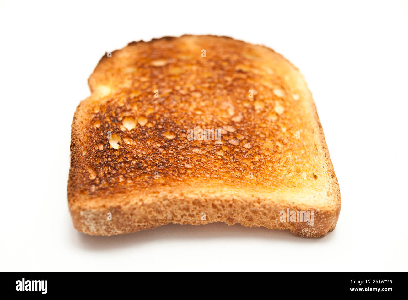 Eine Scheibe Toast Brot brüniert, isoliert Stockfoto