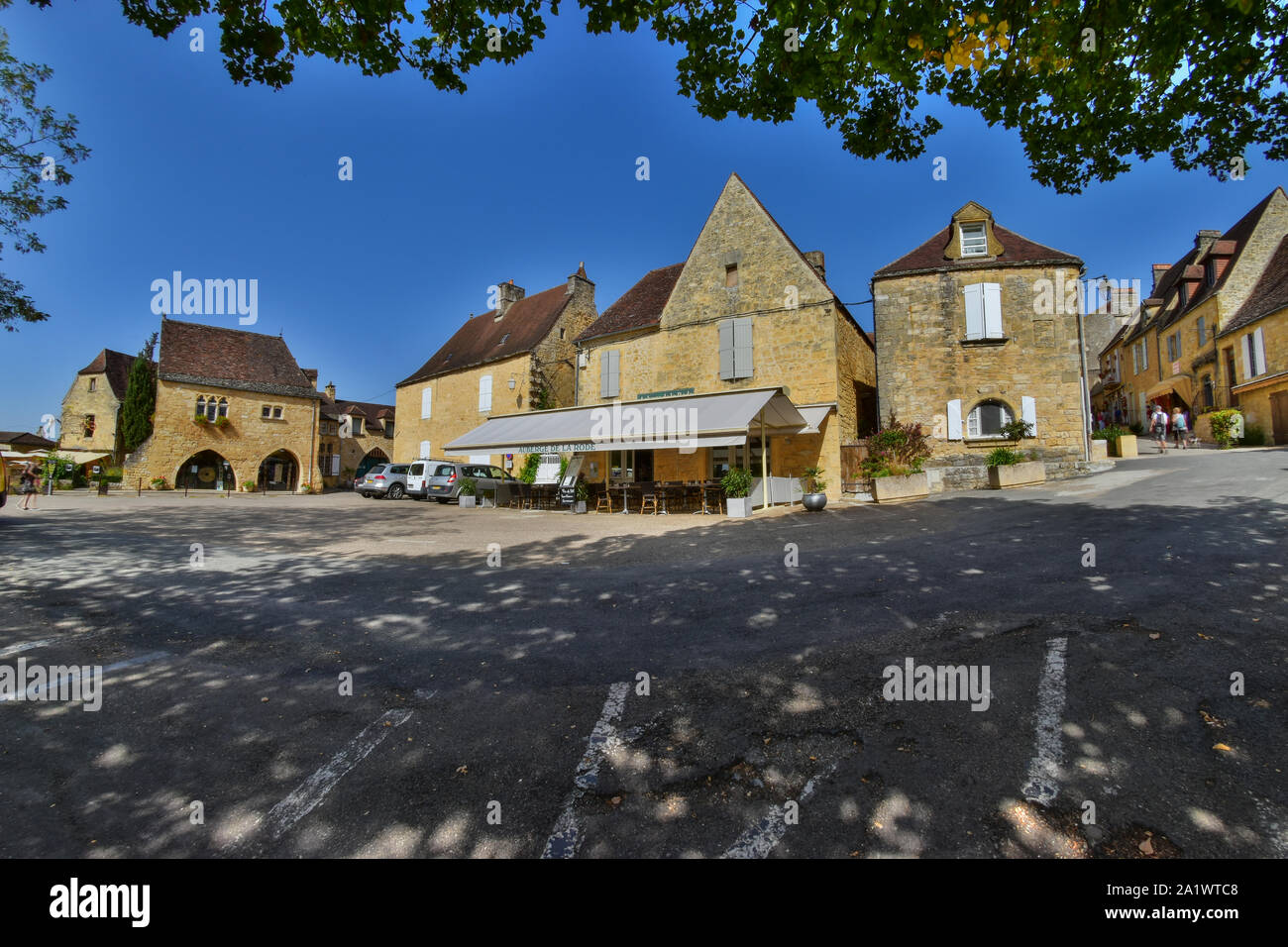 Place de la Rode, Domme, Dordogne, Dordogne, Périgord, Aquitanien, Frankreich Stockfoto