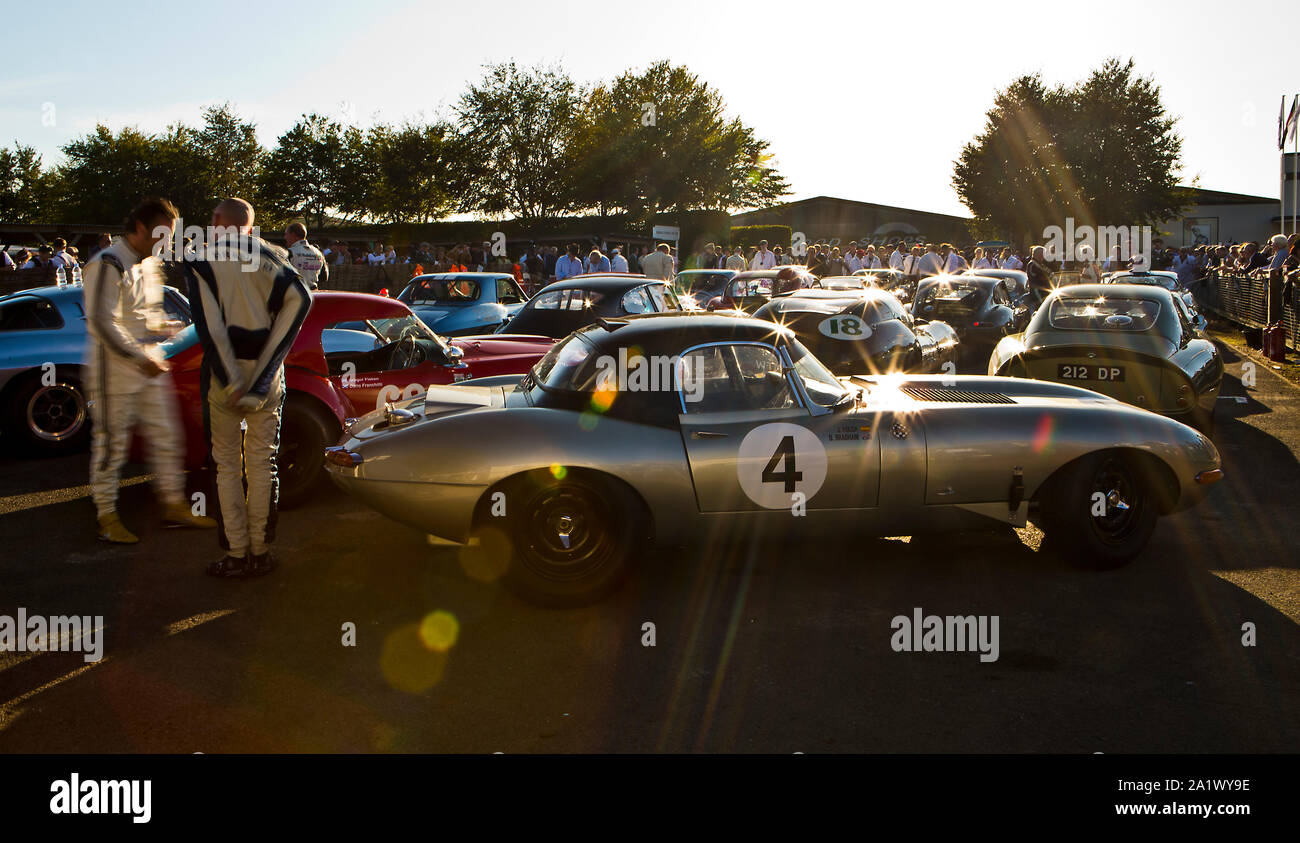 1961 Jaguar E-Type von Emi leichte' von Gary Pearson & Alex Brundle in der RAC-TT Feier Rennen auf dem Goodwood Revival 14. Sept 2019 in C angetrieben Stockfoto
