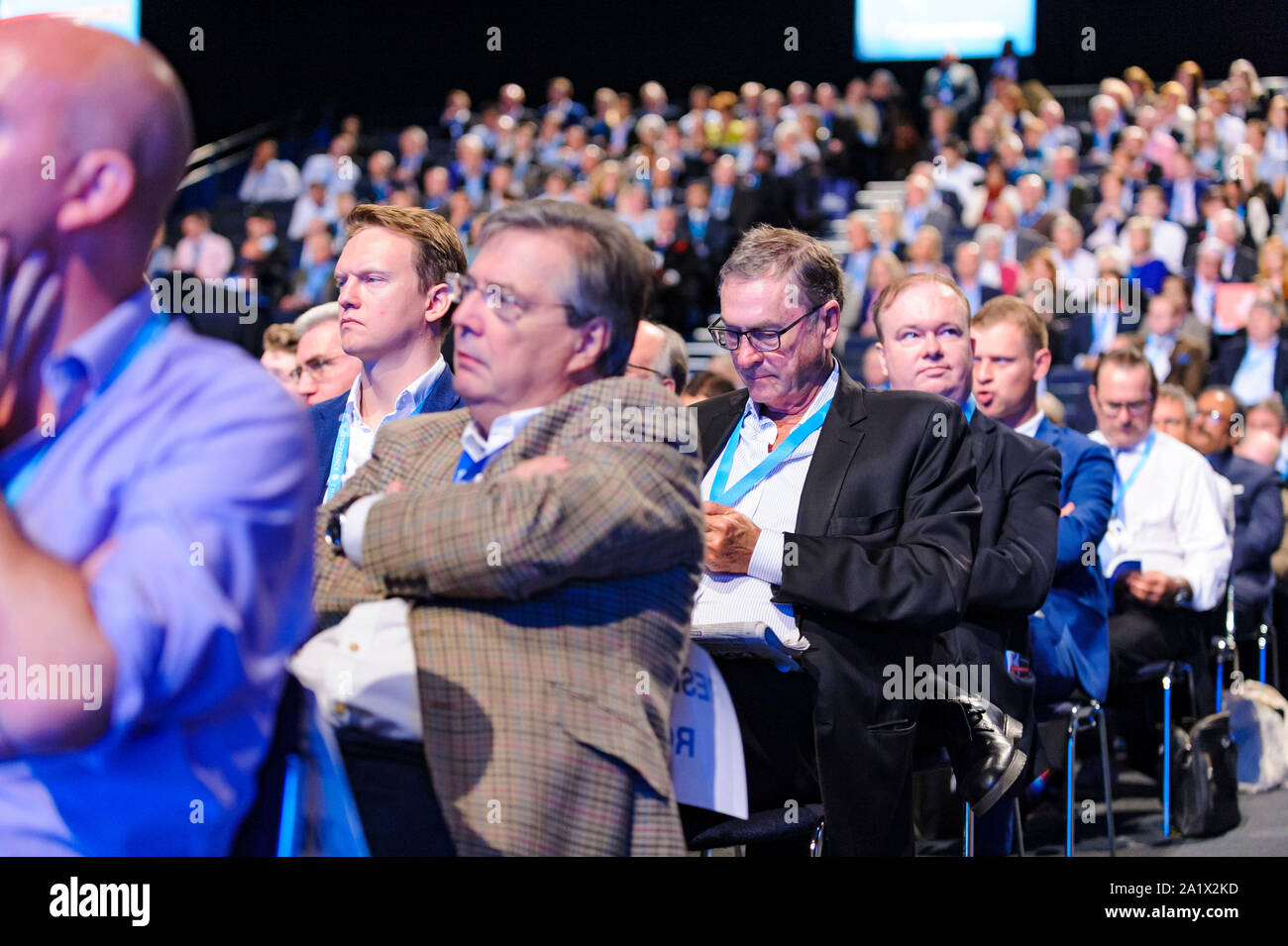 Manchester, Großbritannien. 29. September 2019. Teilnehmer Tag 1 des 2019 Parteitag der Konservativen Partei in Manchester Central. Credit: Paul Warburton/Alamy leben Nachrichten Stockfoto