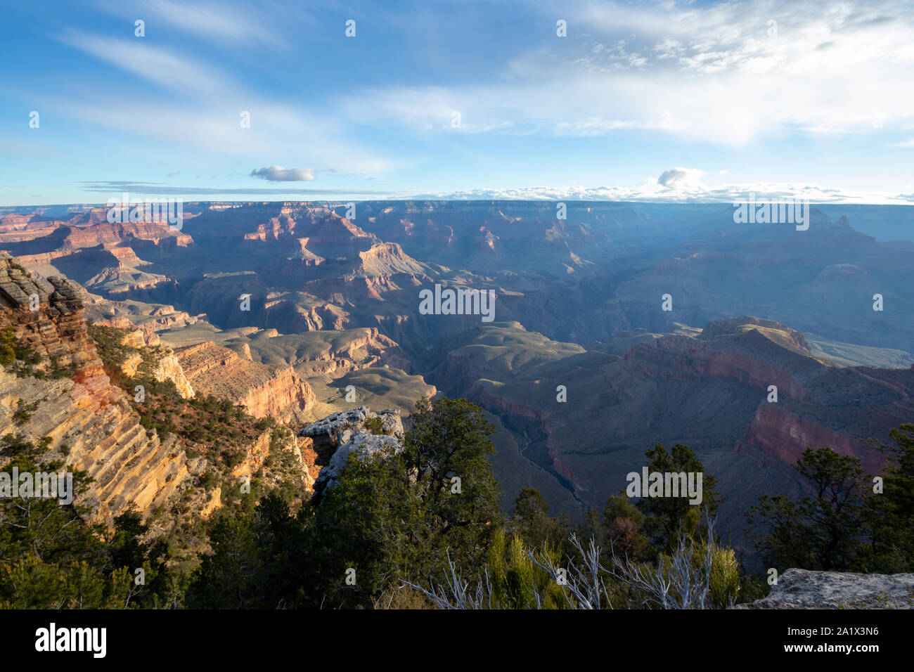 Der Grand Canyon ist eine steile Schlucht geschnitzt von den Colorado River in Arizona, Usa. Reiseziel, schöne Landschaft, Landschaft. Hug Stockfoto