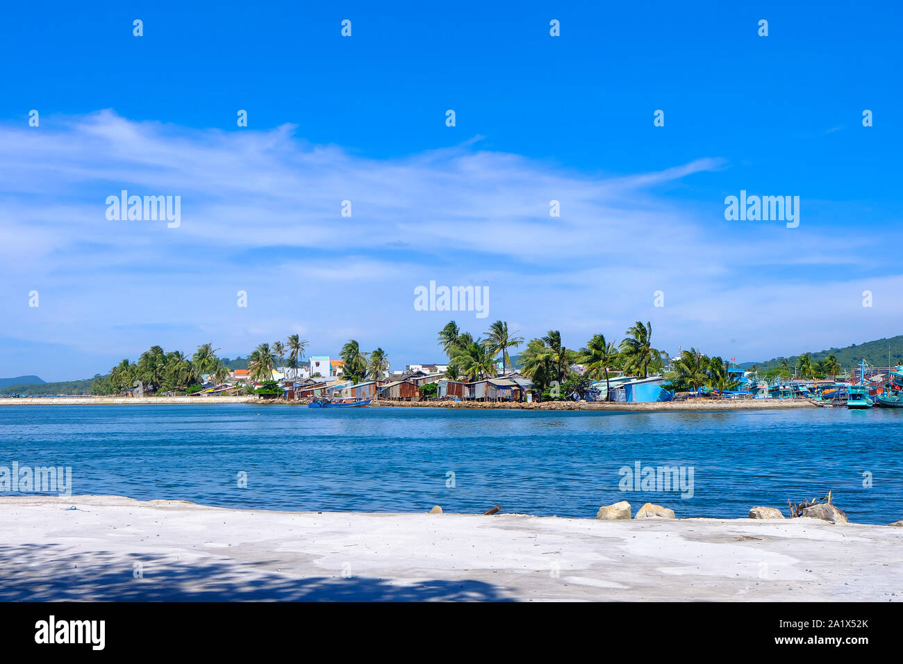 Landschaft von kleinen Dorf in Seashore Phu Quoc, Kien Giang, Vietnam. Royalty Free Stock Bild in hoher Qualität von Meer Landschaft. Stockfoto