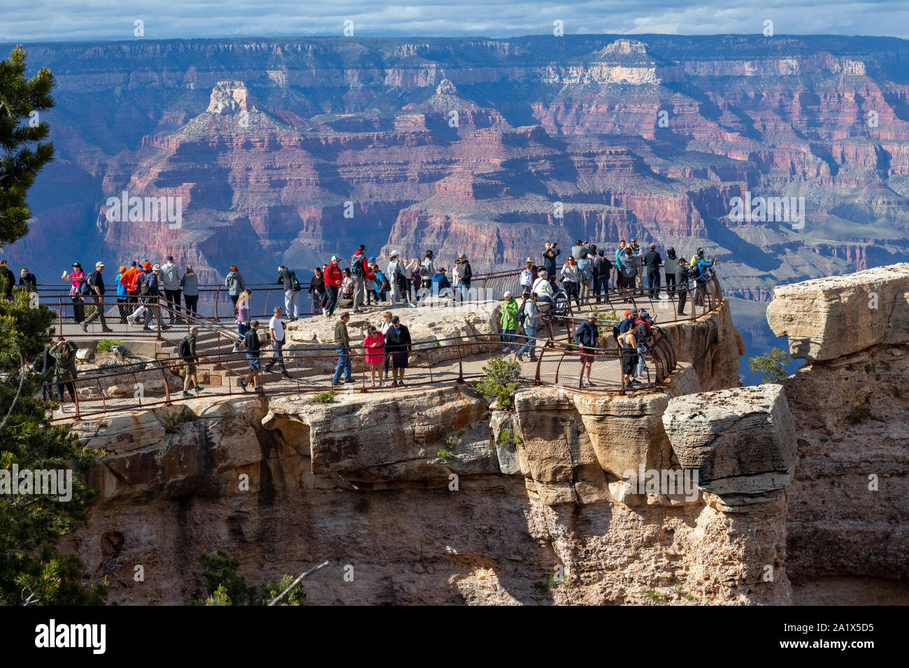 Der Grand Canyon ist eine steile Schlucht geschnitzt von den Colorado River in Arizona, Usa. Reiseziel, schöne Landschaft, Landschaft. Hug Stockfoto