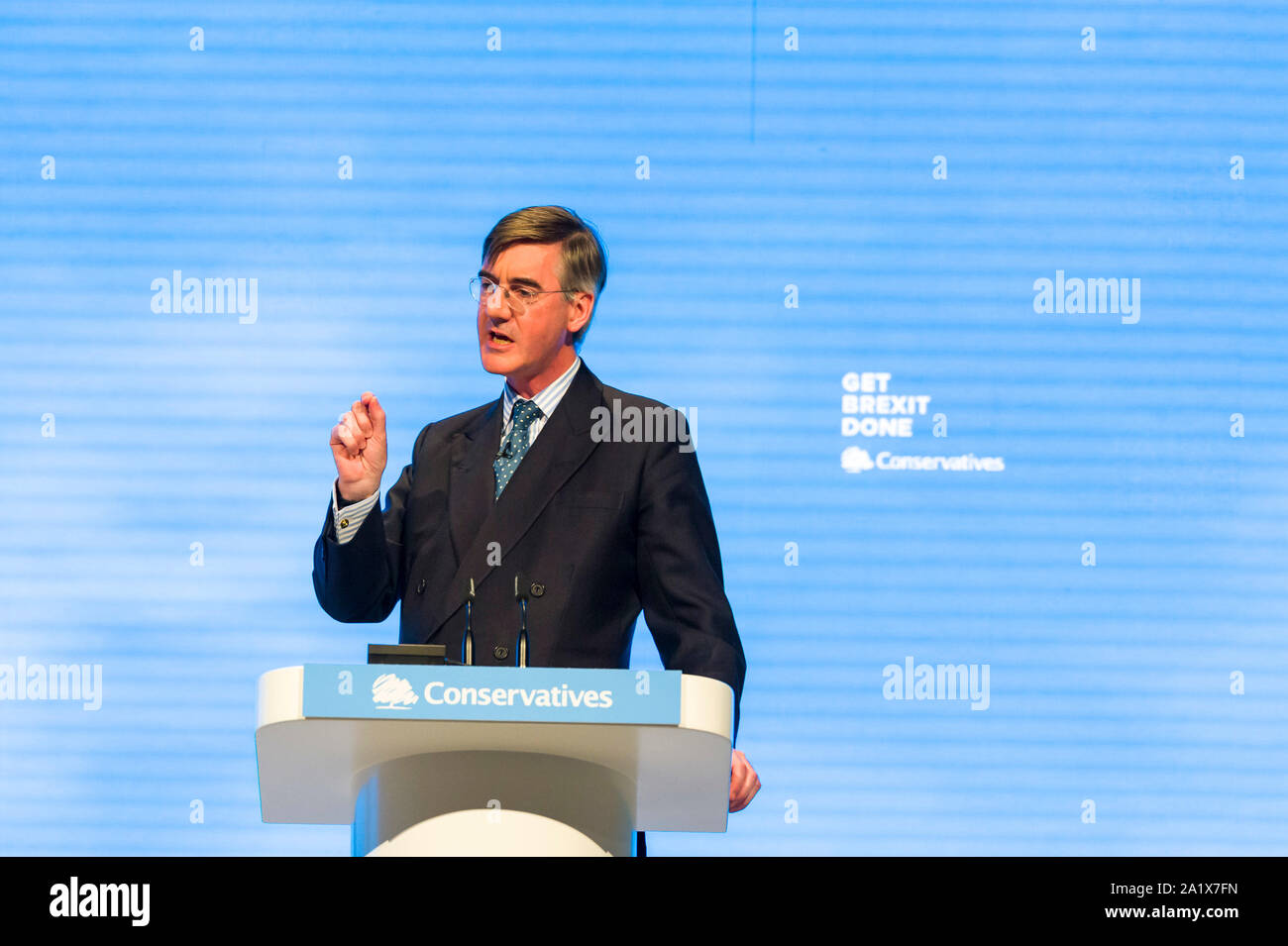 Manchester, Großbritannien. 29. September 2019. Führer des Unterhauses, Der Rt Hon Jakob Rees-Mogg MP spricht am Tag 1 der 2019 Parteitag der Konservativen Partei in Manchester Central. Credit: Paul Warburton/Alamy leben Nachrichten Stockfoto