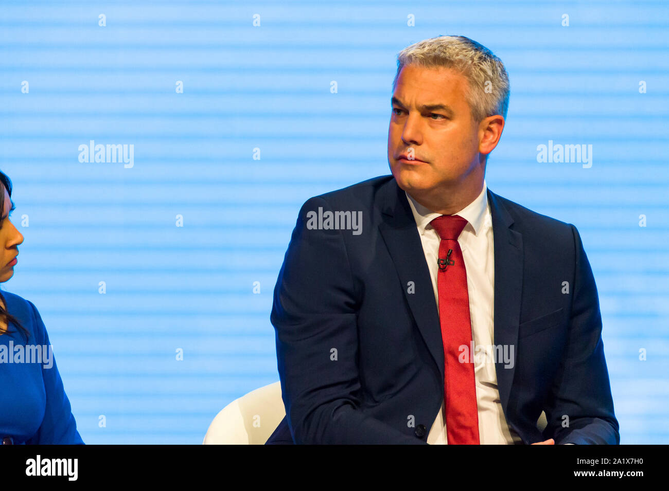 Manchester, Großbritannien. 29. September 2019. Staatssekretär für die Europäische Union, die Rt Hon Steve Barclay MP nimmt teil an einer Podiumsdiskussion am Tag 1 der 2019 Parteitag der Konservativen Partei in Manchester Central. Credit: Paul Warburton/Alamy leben Nachrichten Stockfoto