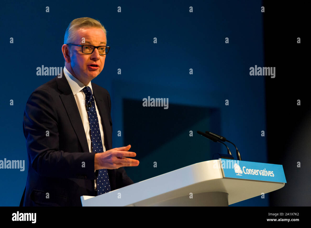 Manchester, Großbritannien. 29. September 2019. Kanzler des Herzogtums Lancaster, Der Rt Hon Michael Gove MP spricht am Tag 1 der 2019 Parteitag der Konservativen Partei in Manchester Central. Credit: Paul Warburton/Alamy leben Nachrichten Stockfoto