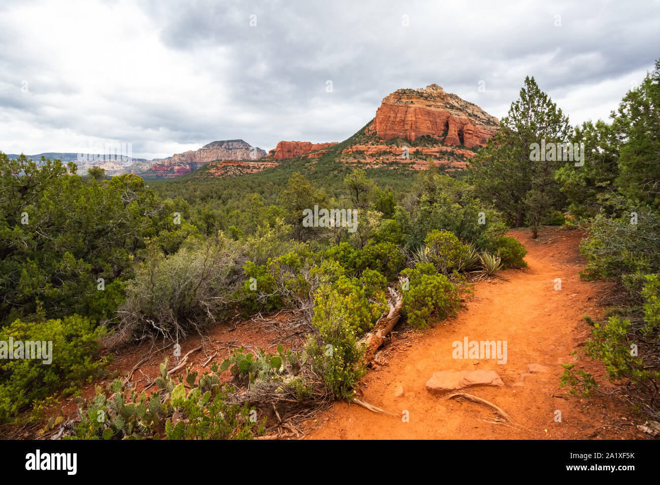 Sedona ist eine Red Rock City in Arizona, Vereinigte Staaten von Amerika, rote Sandsteinformationen, Reisen USA, Tourismus, schöne Landschaft, beliebter Ort für Stockfoto