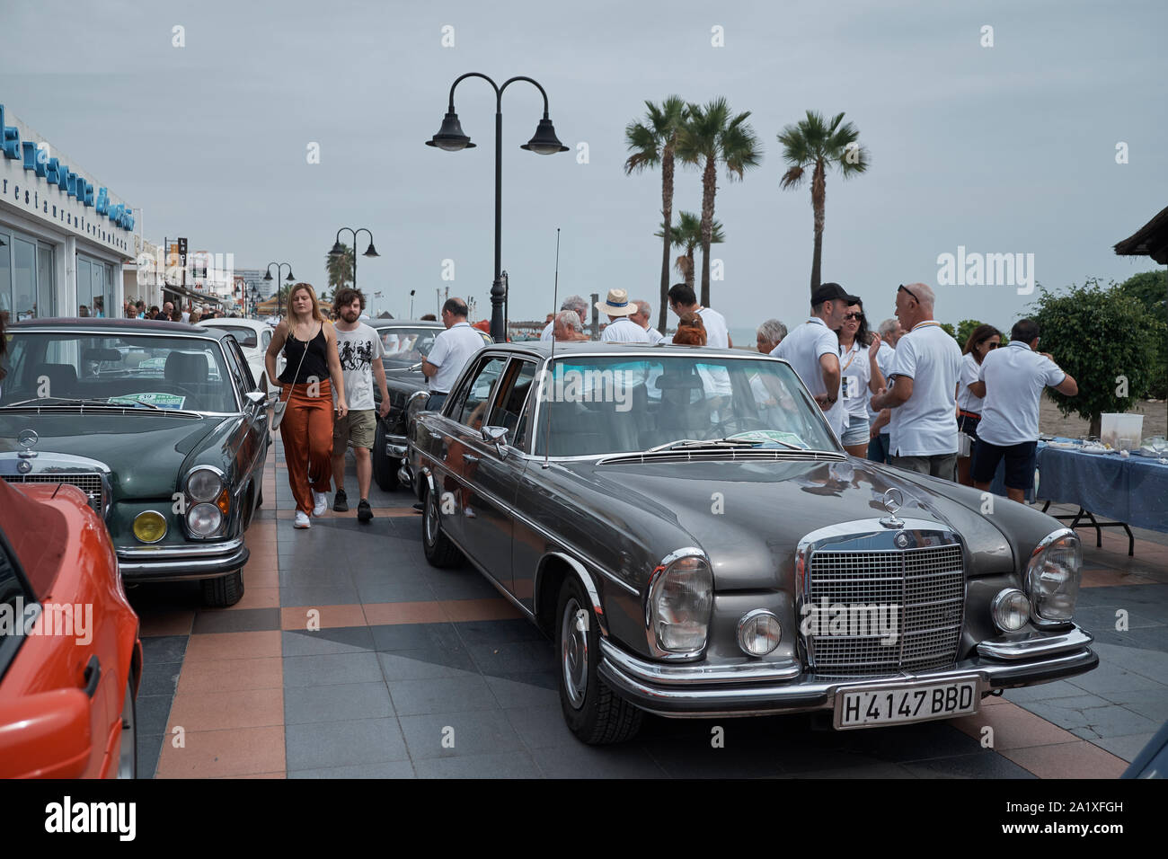 Mercedes 280 SE (W 108). Classic Car Meeting in Torremolinos, Málaga, Spanien. Stockfoto