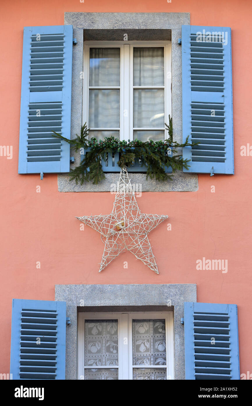 Volet ouvert Fotos und Bildmaterial in hoher Auflösung Alamy