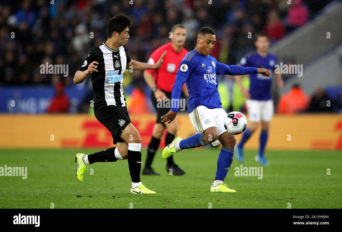 Newcastle United Ki Sung-yueng (links) und Leicester City Youri Tielemans (rechts) Kampf um den Ball während der Premier League Match für die King Power Stadion, Leicester. Stockfoto